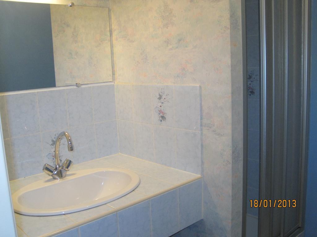 Hotel Le Commerce Neuville  Cameră foto
